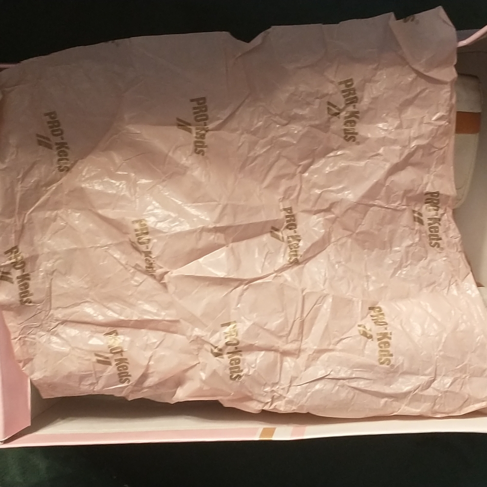 Shoes - Picture 10 of 10